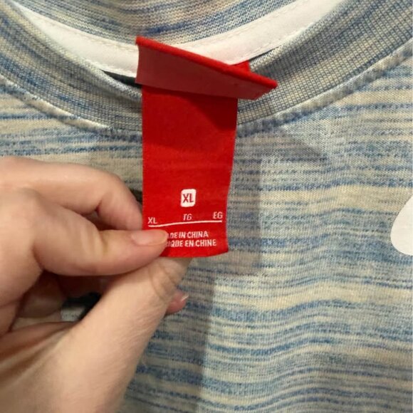 Nike Sweatshirt XL - Picture 2 of 2